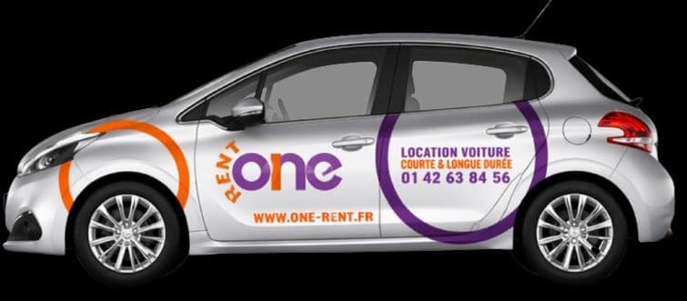 Voiture officielle Permis One vue de profil